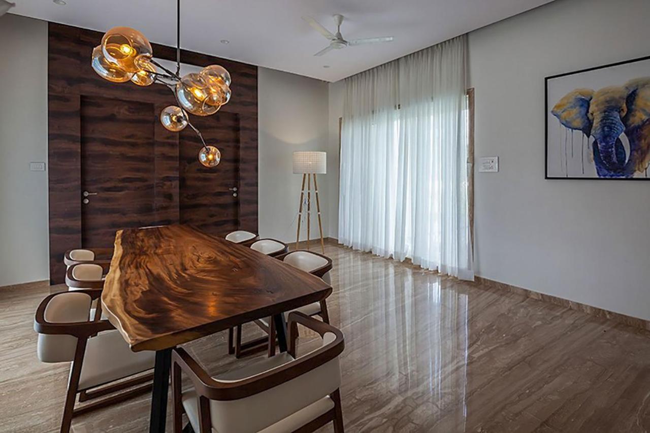 Villa Azul By Stayvista, Offering A Snooker Table, Terrace, Swimming Pool & A Spacious Lawn With A Charming Gazebo For A Perfect Getaway Lonavala Exteriör bild