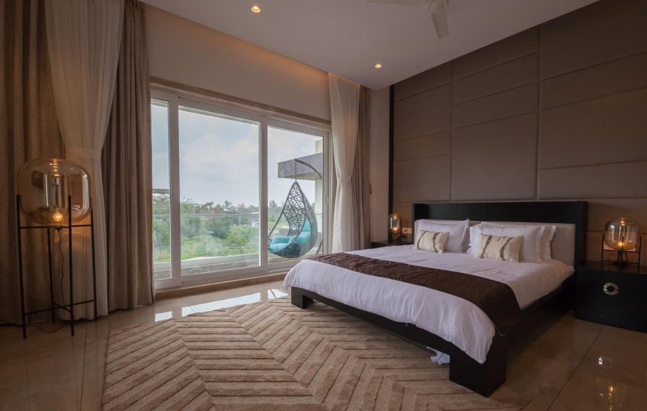 Villa Azul By Stayvista, Offering A Snooker Table, Terrace, Swimming Pool & A Spacious Lawn With A Charming Gazebo For A Perfect Getaway Lonavala Exteriör bild